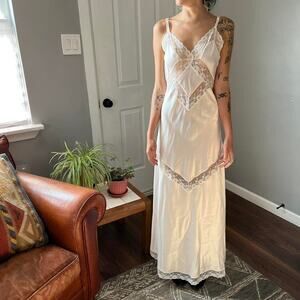 VINTAGE 1950’s Baby Pink Slip Dress